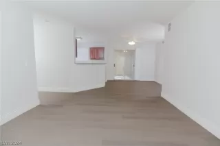 Photo #4: 2601886 Listing