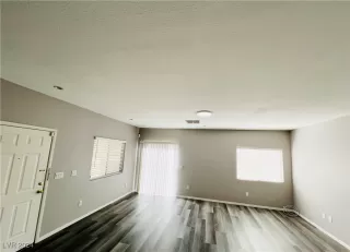 Photo #3: 2601904 Listing