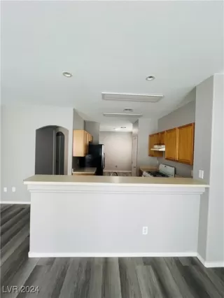 Photo #5: 2601904 Listing