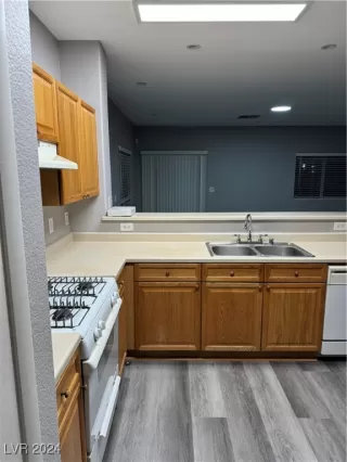 Photo #6: 2601904 Listing