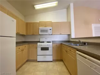 Photo #2: 2601937 Listing 