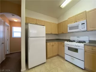 Photo #3: 2601937 Listing 