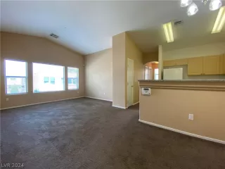 Photo #5: 2601937 Listing 