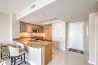 Photo #3: 2601972 Listing