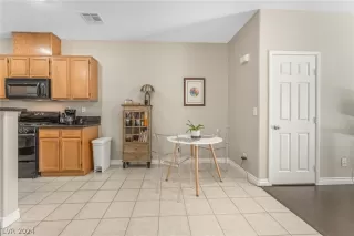 Photo #6: 2601985 Listing 