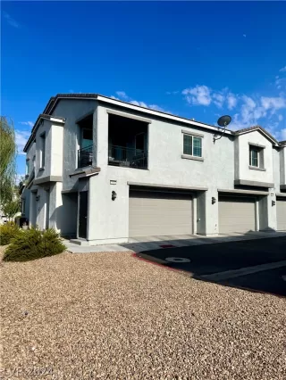 Photo #1: 2601987 Listing 