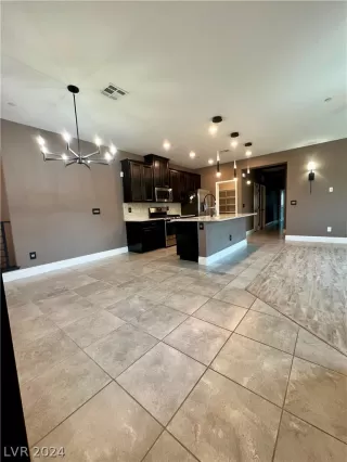 Photo #3: 2601987 Listing 