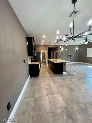 Photo #6: 2601987 Listing 