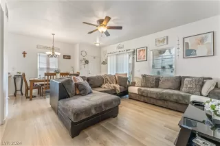 Photo #6: 2601999 Listing