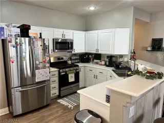 Photo #1: 2602032 Listing 