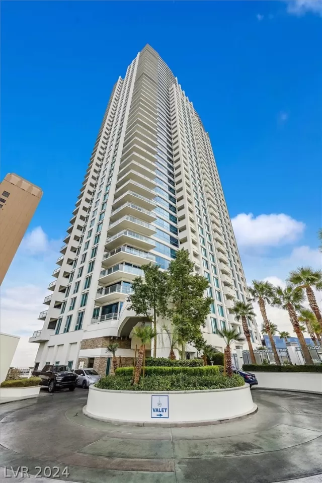 MLS: 2602057 Condo For Sale