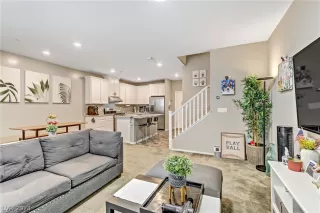 Photo #2: 2602059 Listing 