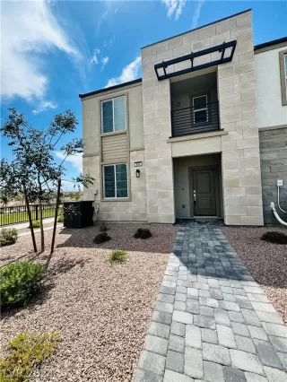 Photo #1: 2602077 Listing 