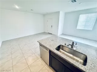 Photo #2: 2602077 Listing 