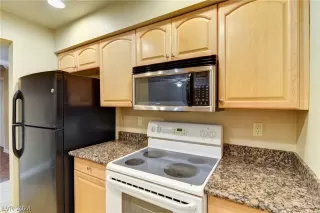 Photo #4: 2602080 Listing 