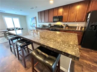 Photo #4: 2602198 Listing 