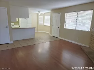 Photo #3: 2602272 Listing 