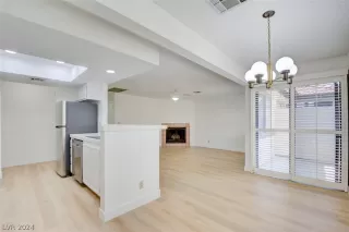 Photo #3: 2602275 Listing