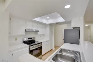 Photo #5: 2602275 Listing