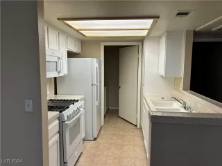 Photo #3: 2602298 Listing 