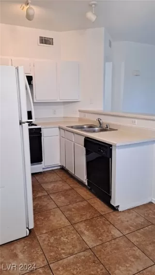 Photo #4: 2602324 Listing 