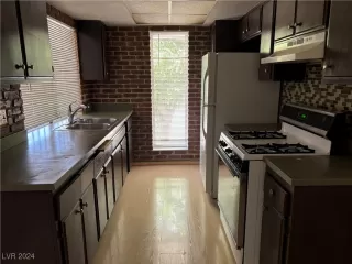 Photo #4: 2602336 Listing 