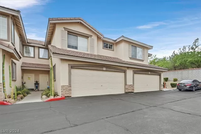 MLS: 2602369 Condo For Sale