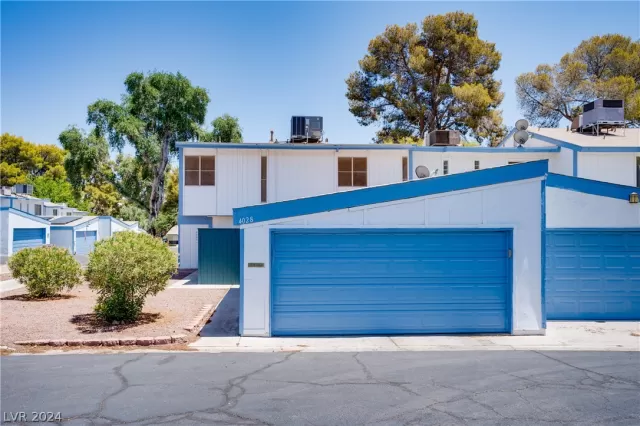 MLS: 2602370 Condo For Sale