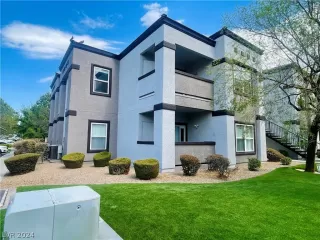 Photo #1: 2602386 Listing