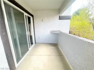 Photo #5: 2602386 Listing