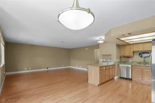 Photo #4: 2602425 Listing