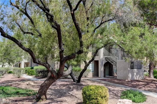 MLS: 2602448 Condo For Sale