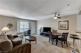 Photo #5: 2602448 Listing