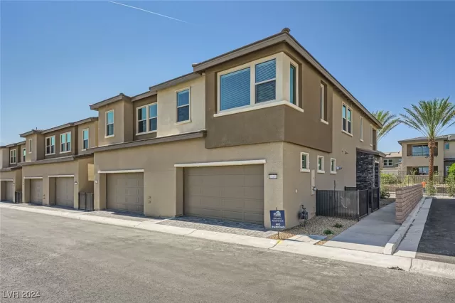 MLS: 2602505 Condo For Sale