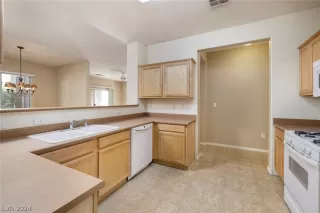 Photo #5: 2602509 Listing 