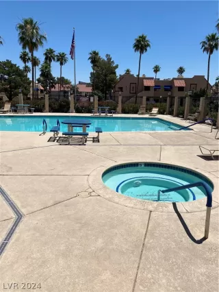 Photo #1: 2602549 Listing 