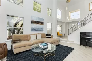 Photo #3: 2602583 Listing