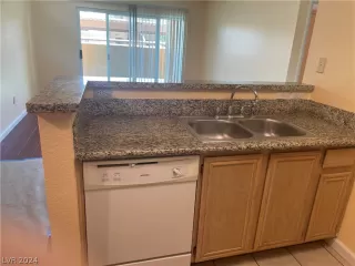 Photo #2: 2602597 Listing 