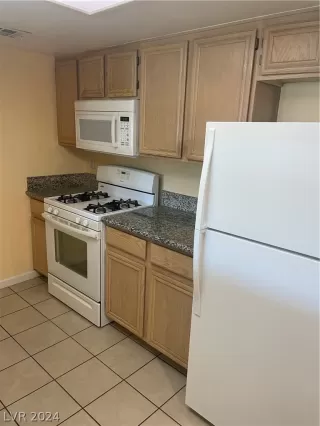 Photo #4: 2602597 Listing 