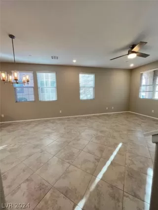 Photo #4: 2602603 Listing