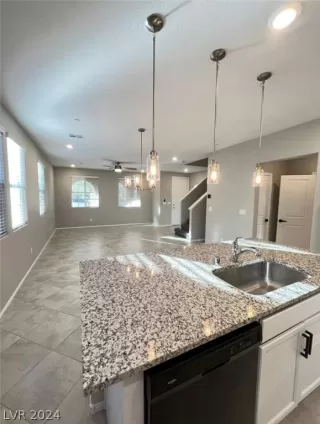 Photo #6: 2602603 Listing