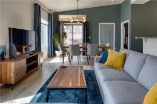 Photo #2: 2602605 Listing