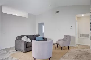 Photo #4: 2602738 Listing