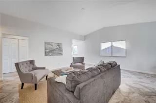 Photo #6: 2602738 Listing