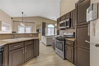 Photo #3: 2602815 Listing