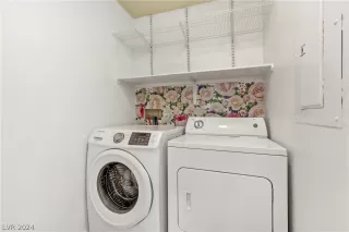 Photo #5: 2602815 Listing