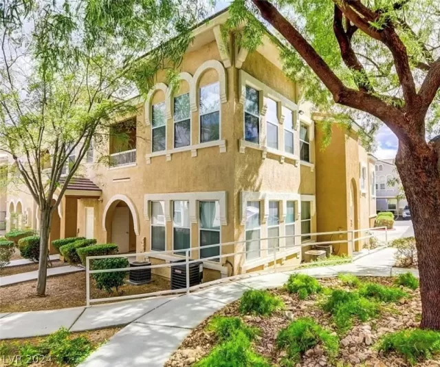 MLS: 2602892 Condo For Sale