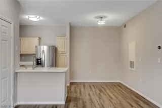 Photo #5: 2602897 Listing 