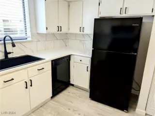 Photo #1: 2602953 Listing