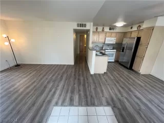 Photo #2: 2602966 Listing 